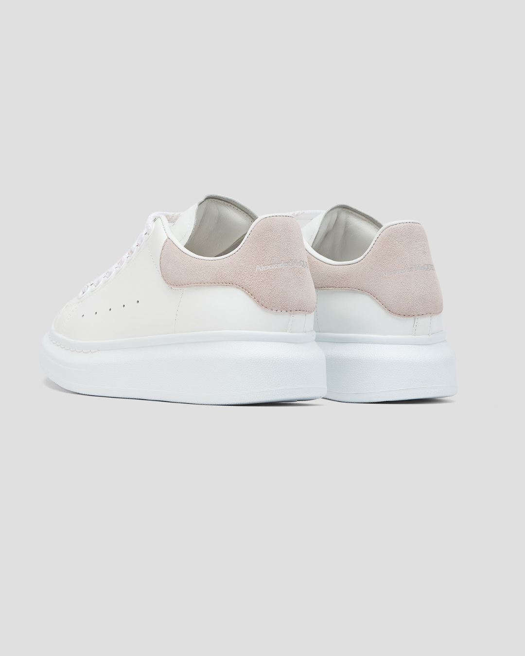Tenis Alexander Mc Queen color Blanco con Detalle en Rosa